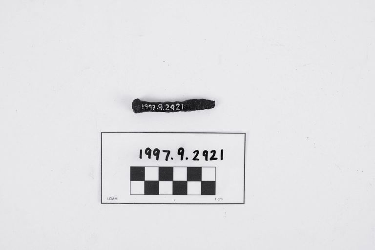 Fragment, Nail