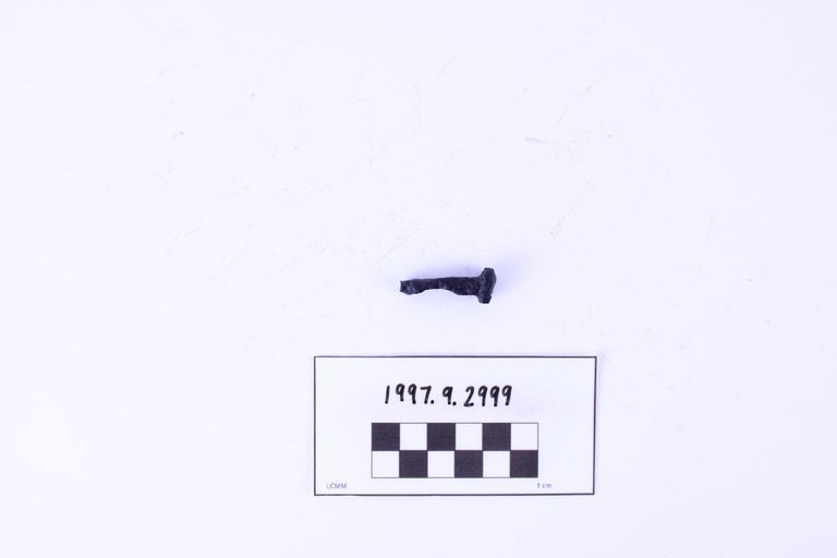 Fragment, nail
