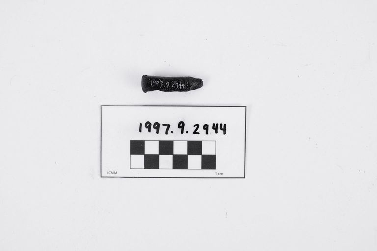 Fragment, Nail