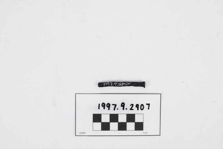 Fragment, Nail