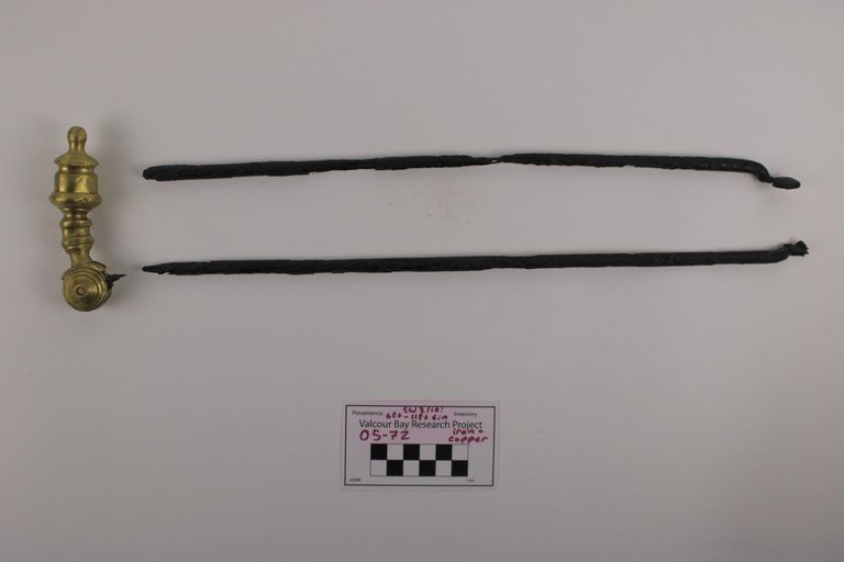 Fireplace Tongs with Handle - Image 2