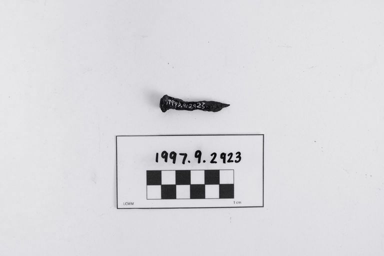 Fragment, Nail