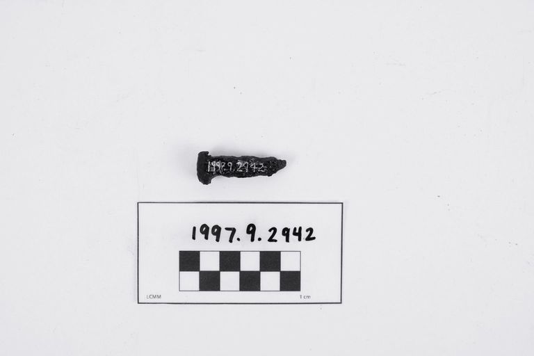 Fragment, Nail