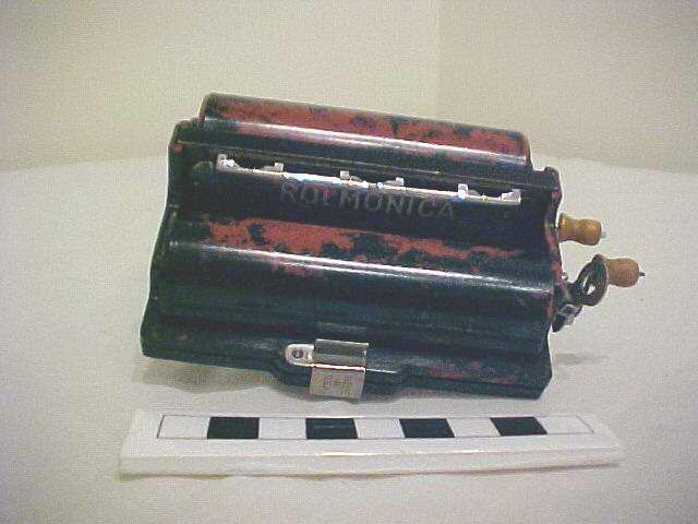          Harmonica picture number 1
