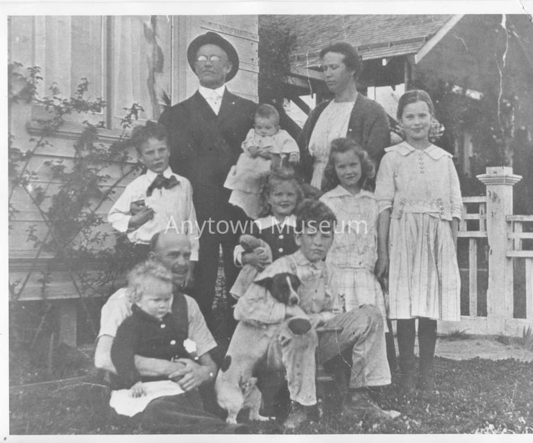 Wesley Adams and Family ca. 1920 picture number 1