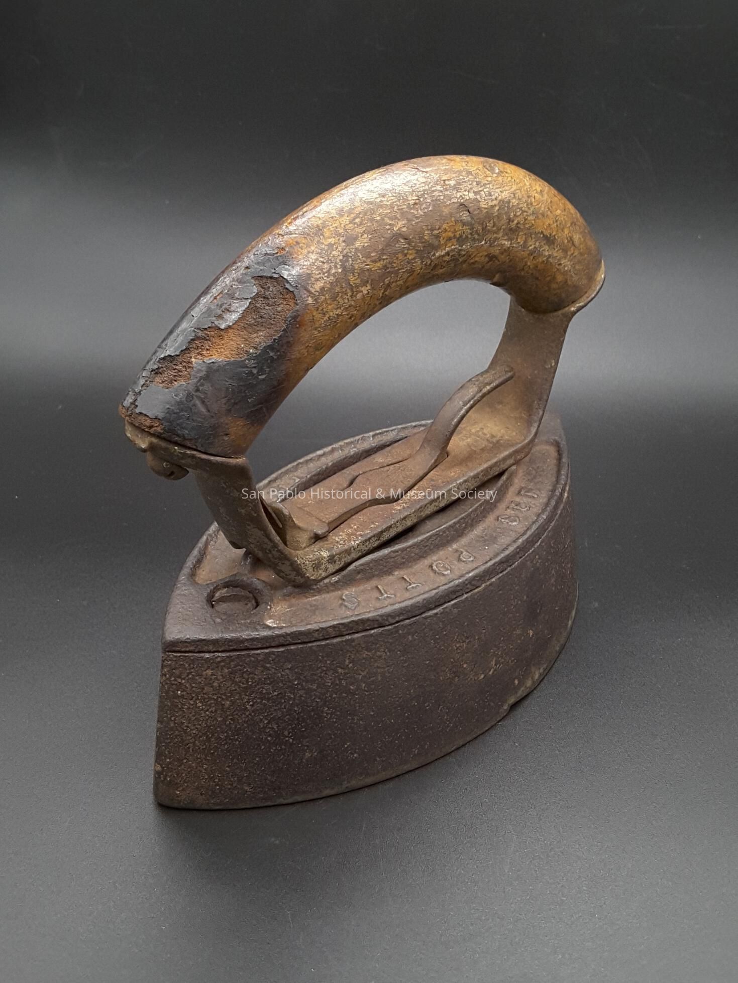 Irons & Trivets