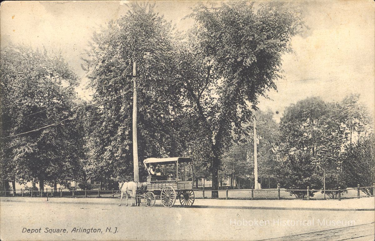 Postcard: Arlington, NJ, Depot Square picture number 1
