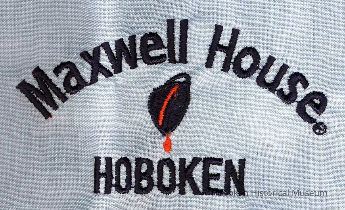 detail embroidered logo