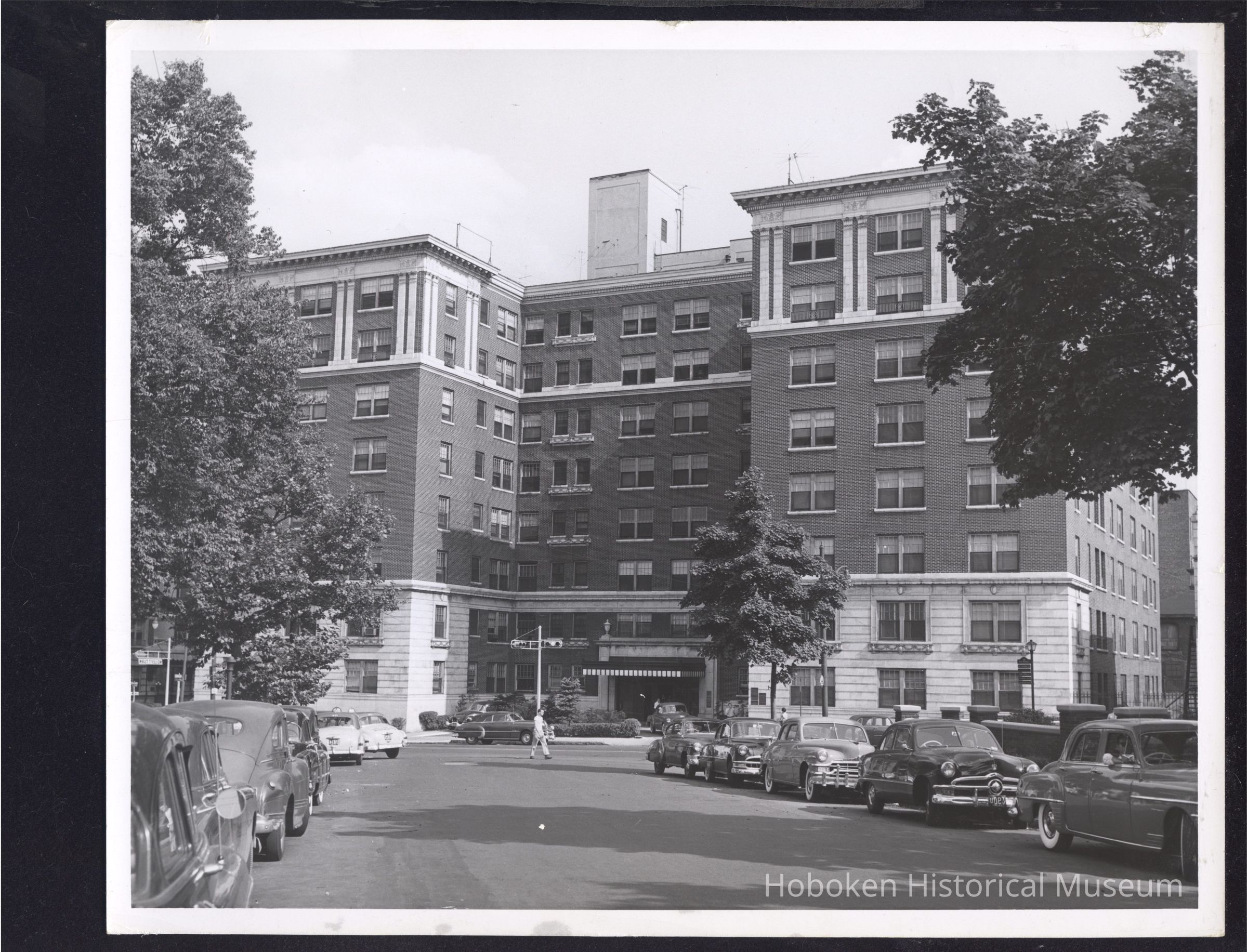 B&W photo of apartment building at 299 Clinton Avenue, Newark. picture number 1