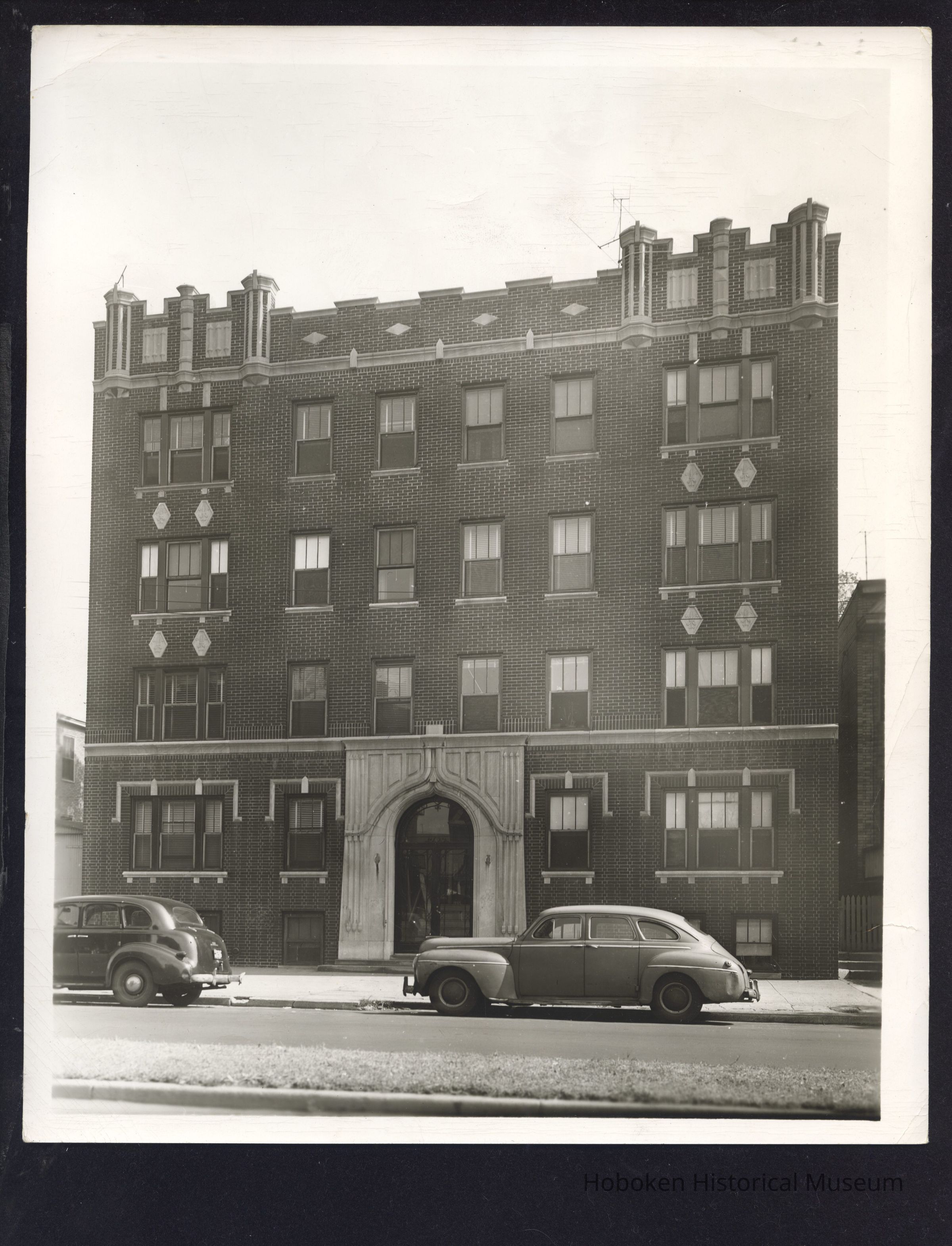 B&W photo of apartment building at 2280 John F. Kennedy Boulevard, Jersey City. picture number 1
