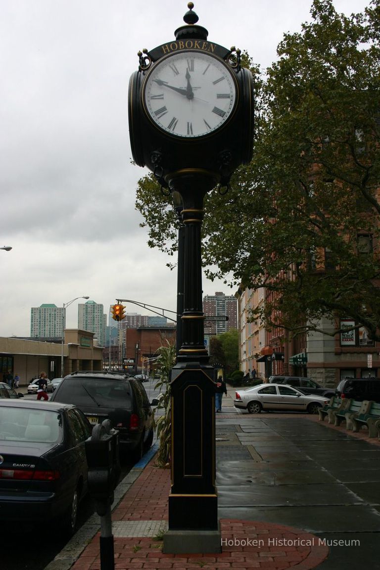 0870 street clock