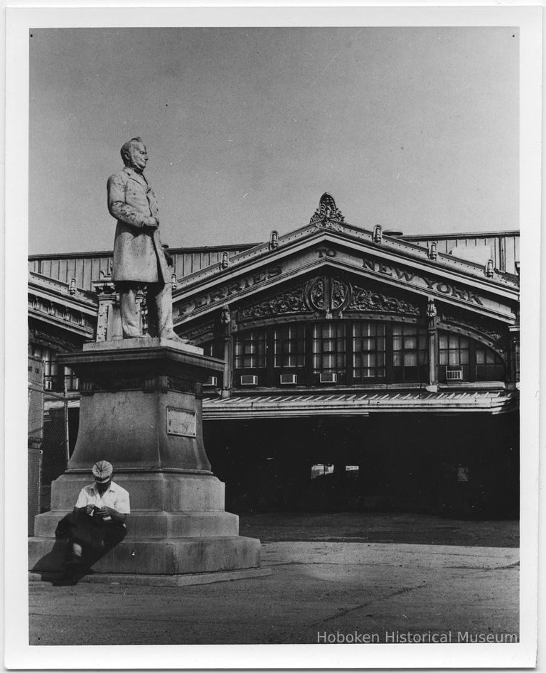 image: Sam Sloan Statue