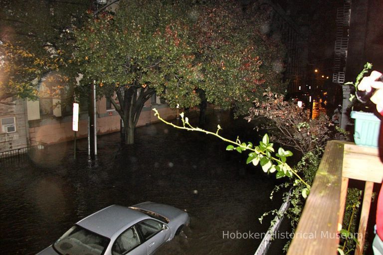 01_justin_&_melissa Pasquariello_sandy 2012 (autos flooded street, night)