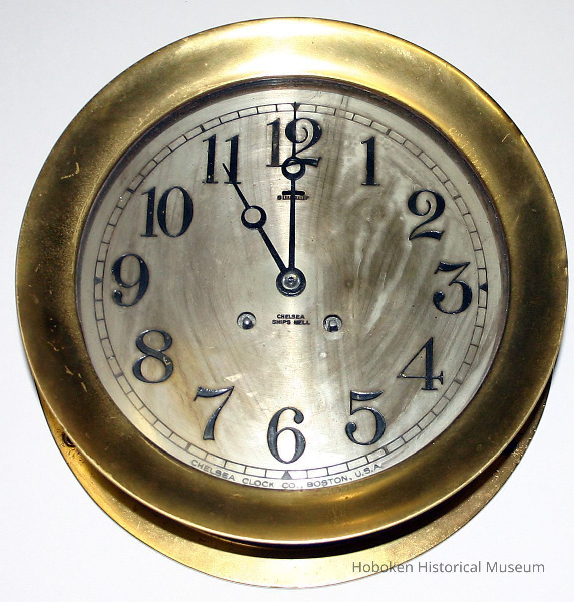 front, bezel closed