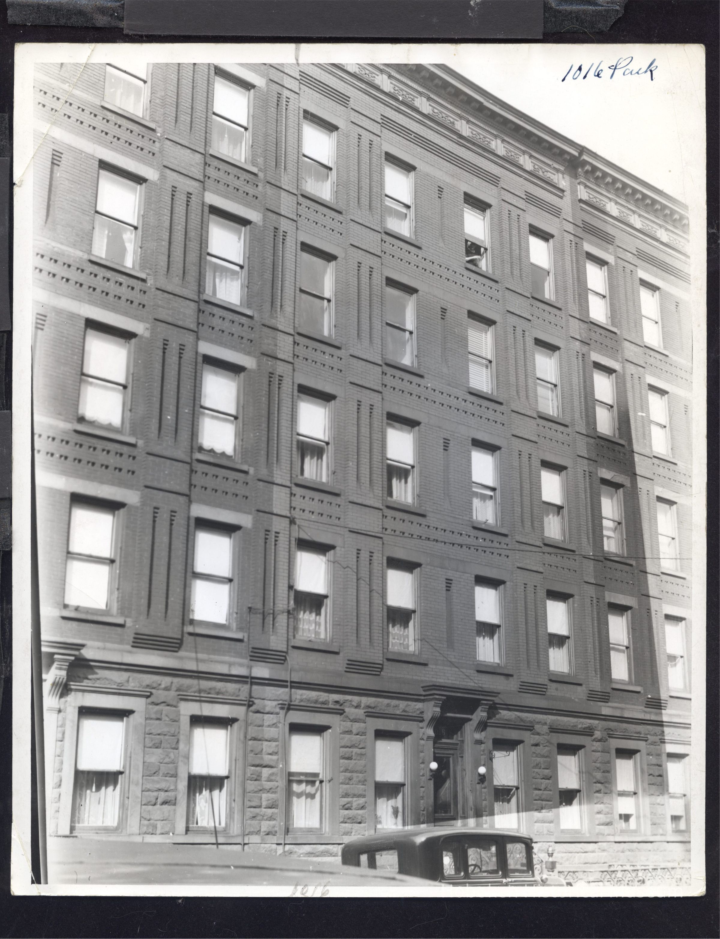 B&W photo of apartment building 1018 Park Avenue, Hoboken. picture number 1
