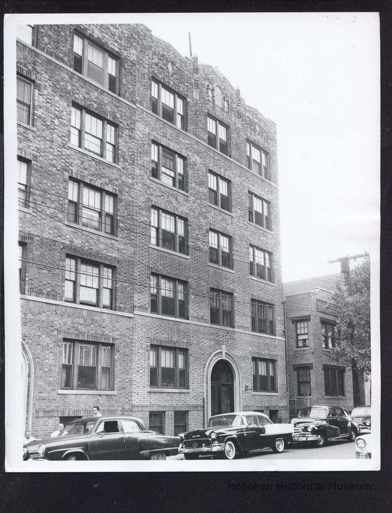 B&W Photograph of 425 53 St., West New York, NJ picture number 1