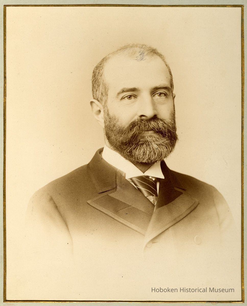01 man (Raphel Neumann - founder of company)