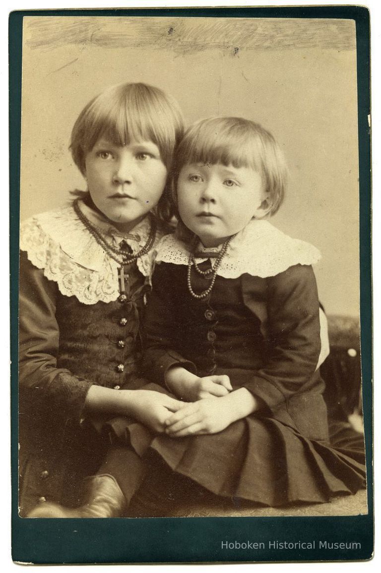 Louise Johanna Sanntrock (left) & sister, Erna Sanntrock