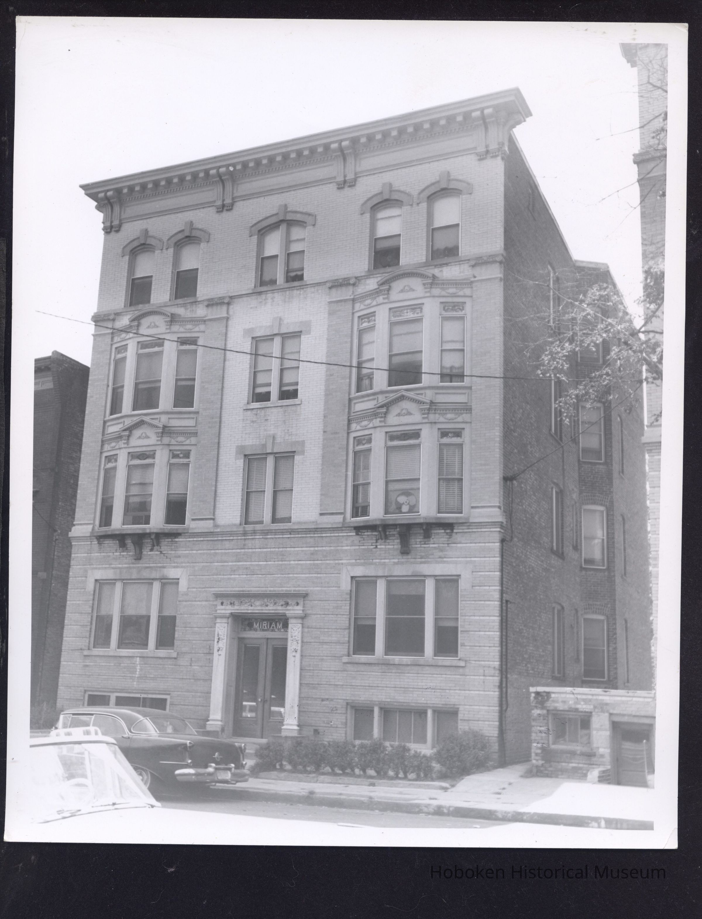 B&W photo of apartment building at 282 6th Avenue West, Newark. picture number 1