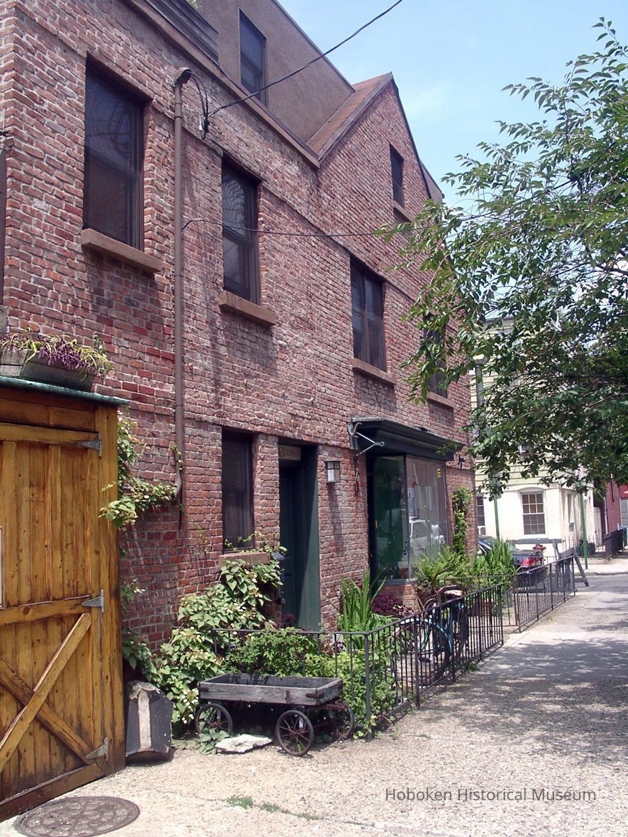 0001 63 Willow Terrace