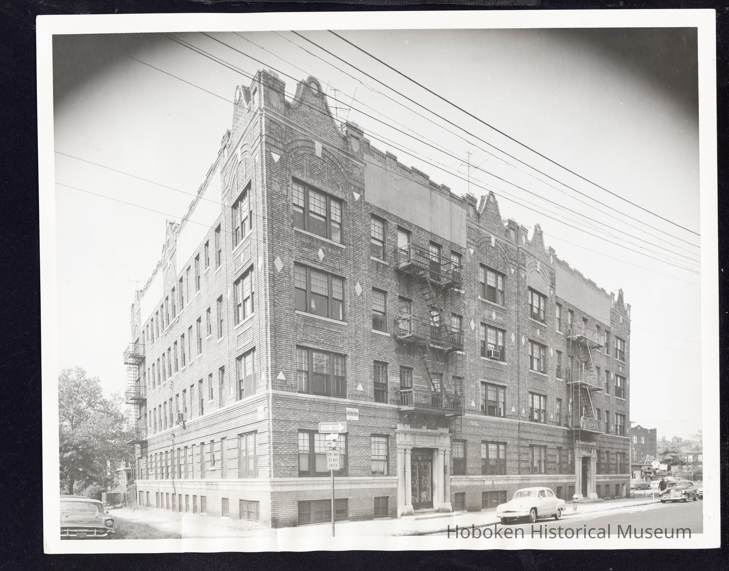 B&W photo of apartment building at 123-125 Summit Avenue, Jersey City. picture number 1
