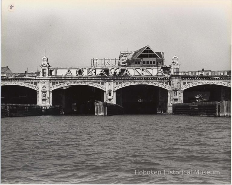 Digital image of B+W photo of the Hoboken waterfront, Hoboken, circa 1987. picture number 1