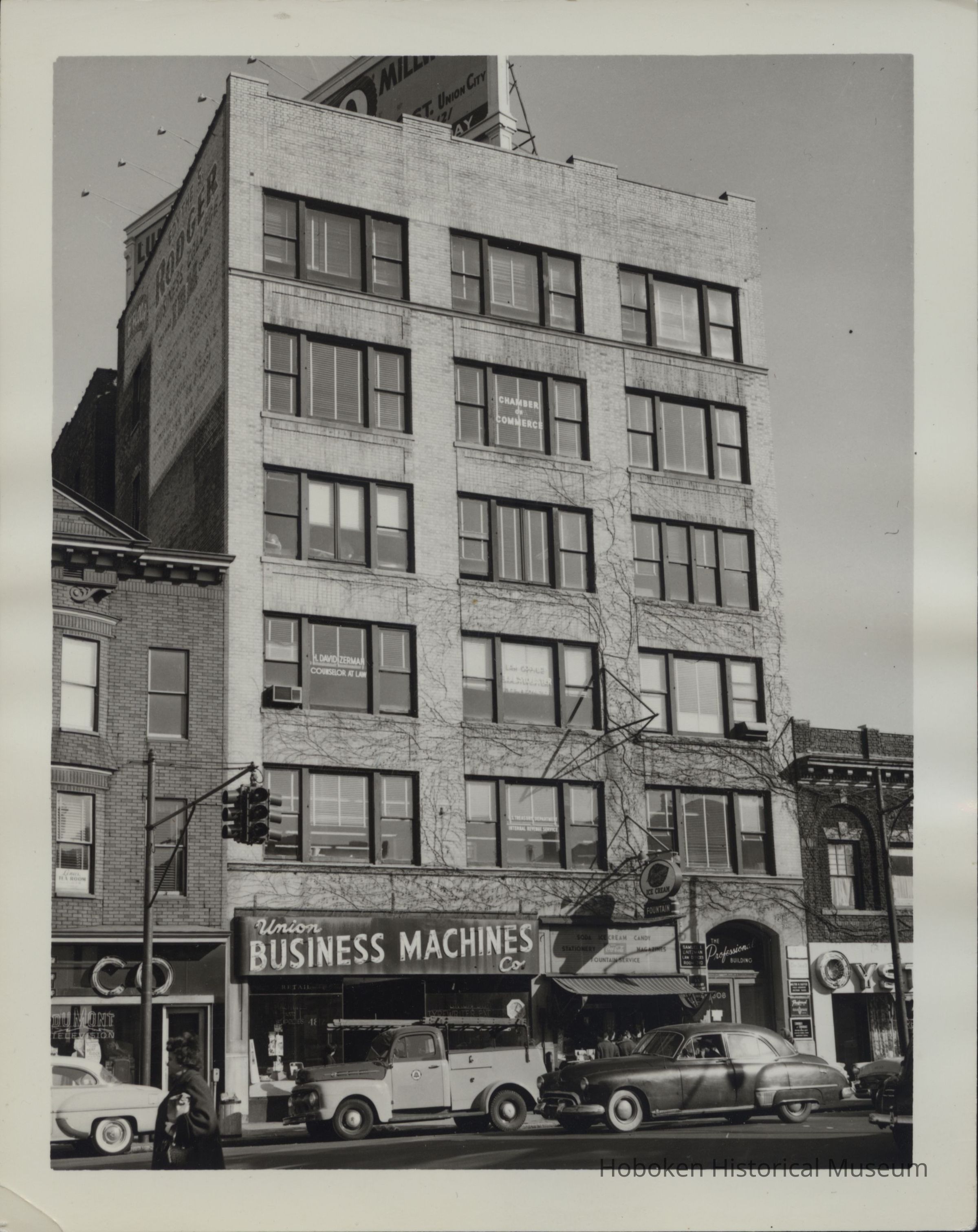 B&W photo of commercial building at 4808 Bergenline Avenue, Union City. picture number 1