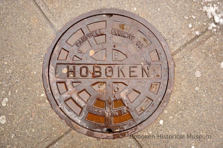 manhole cover 