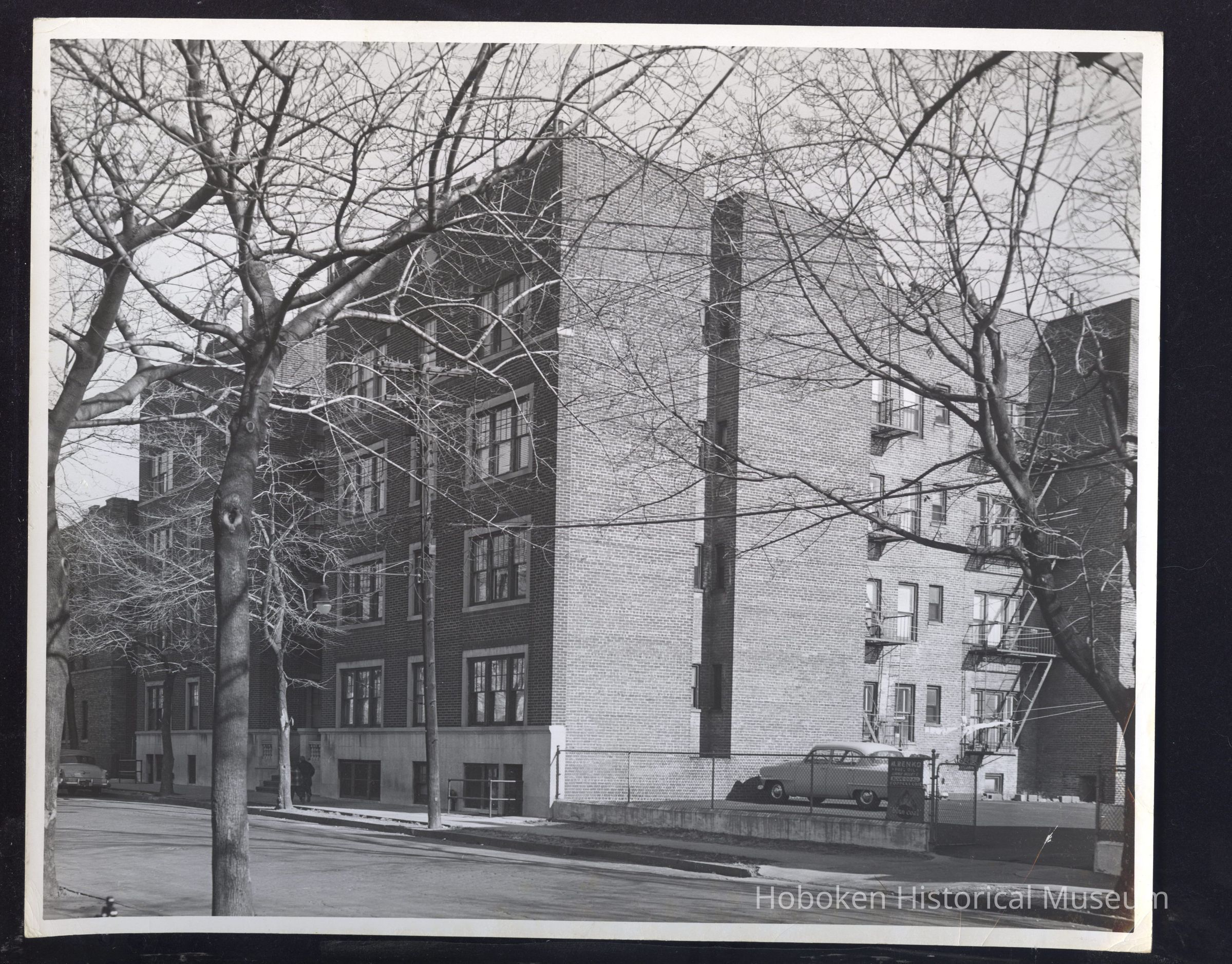 B&W photo of apartment building at 568-572 South 19th Street, Newark. picture number 1