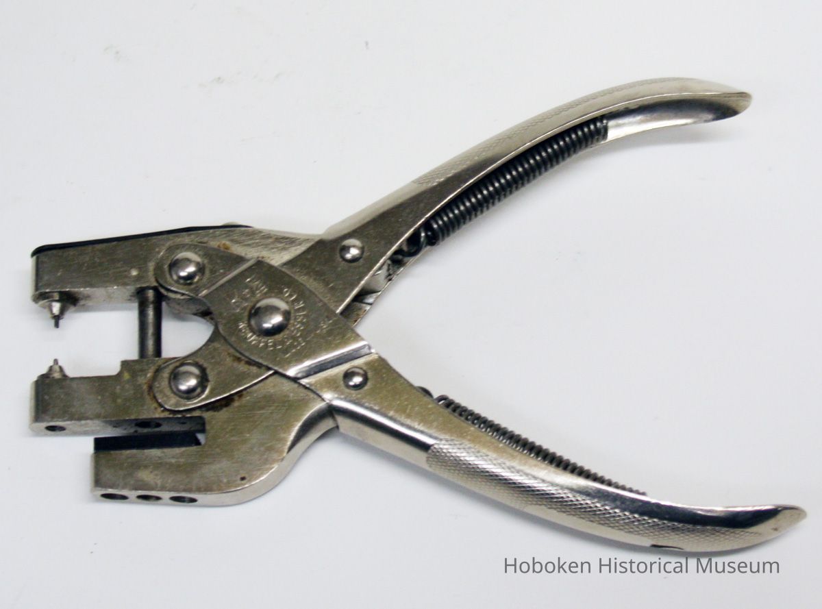 Tape mending pliers, no model number. Made by Keuffel & Esser Co., Hoboken, N.J. N.d., ca. 1940s-1960s. picture number 1