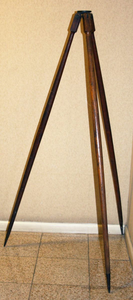 Tripod, model 5176, made by Keuffel & Esser Co., N.Y., n.d., (1906.) picture number 1