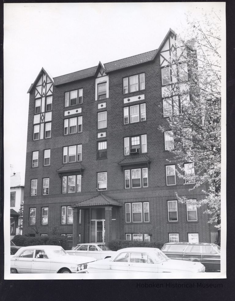 B&W photograph of 129 Bentley Ave., Jersey City, NJ picture number 1