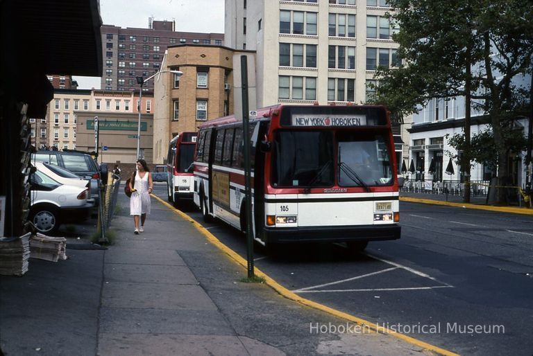 Red Apple bus 1995