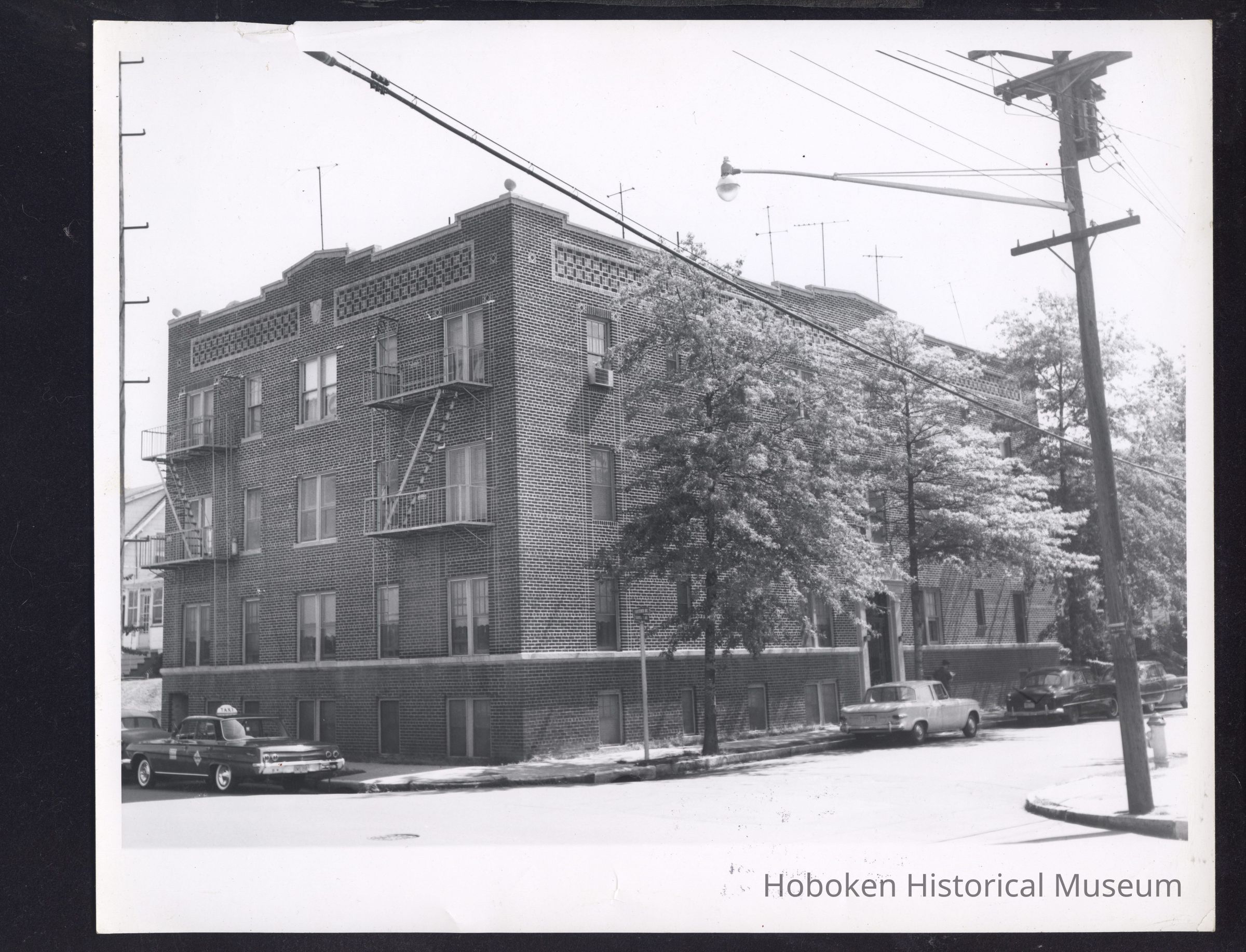 B&W photo of apartment building at 981-983 18th Avenue, Newark. picture number 1