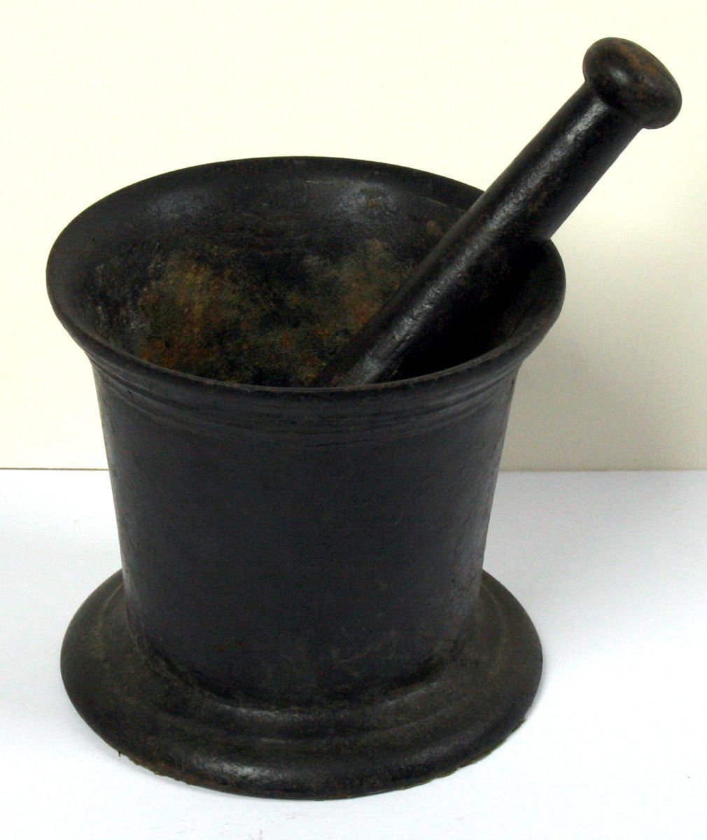mortar with pestle