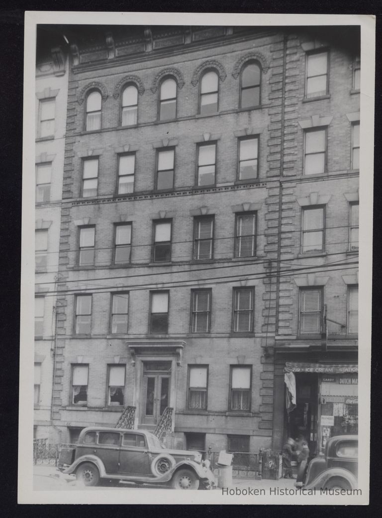 B&W Photograph of Apartment House. Address unknown. picture number 1