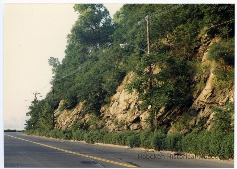 1: view south on River Road at about 6th to 7th Sts.