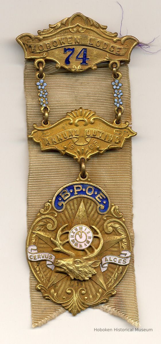 front, three elements, chain, ribbon