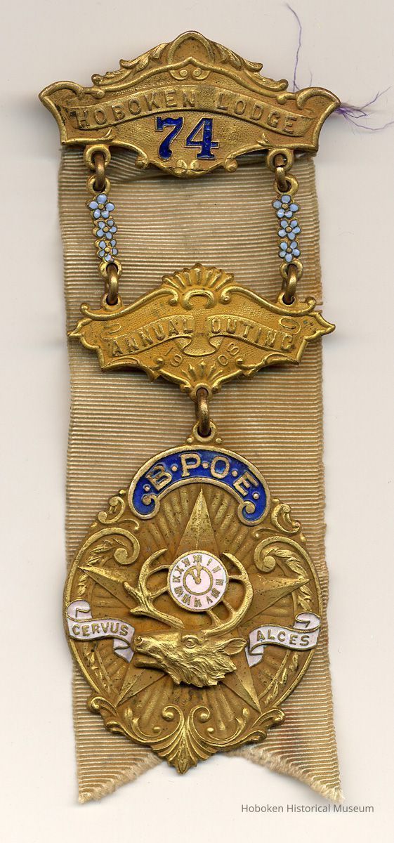 front, three elements, chain, ribbon