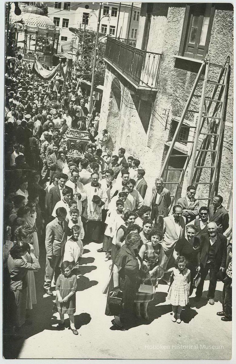 Postcard with scenes of Monte San Giacomo, Italy and feasts celebrating St. Ann & St. James the apostle, ca. 1960. picture number 1