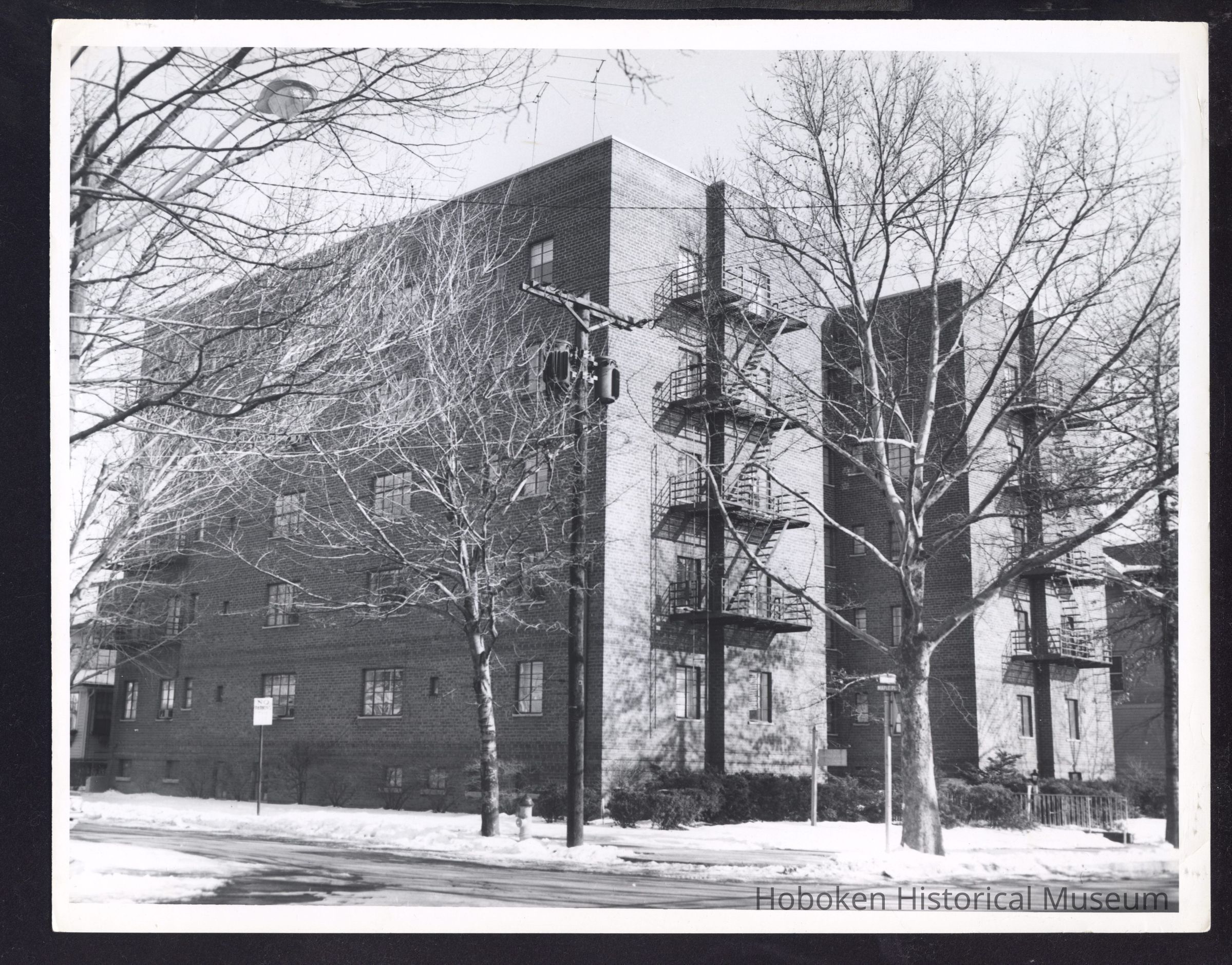 B&W photo of apartment building at 165 Chancellor Avenue, Newark. picture number 1