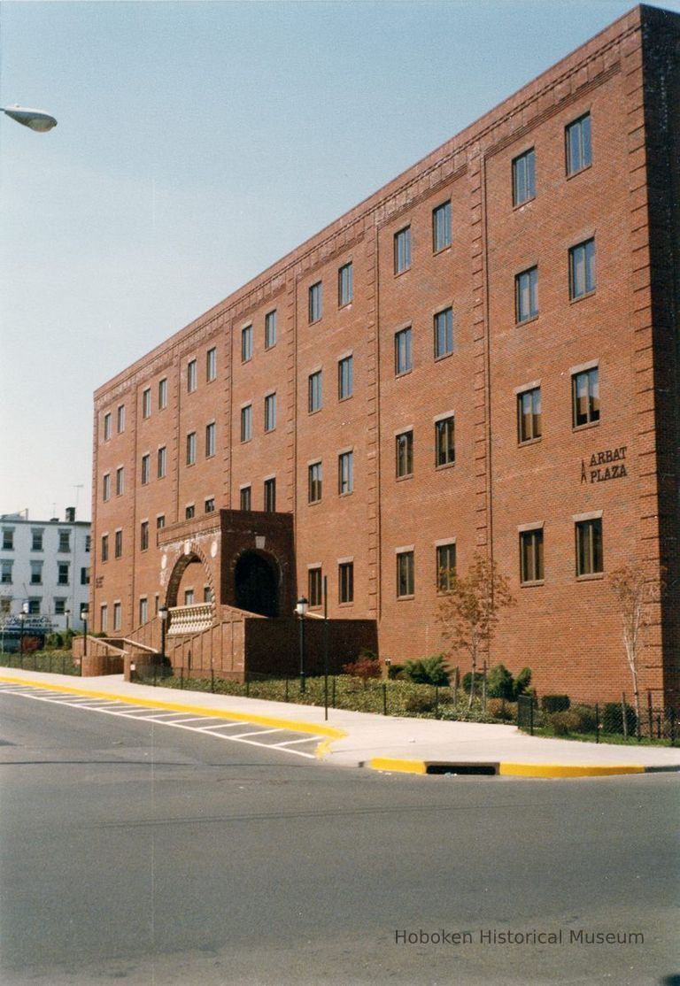 1: Arbat Plaza office building (now known as 5 Marine View Plaza)