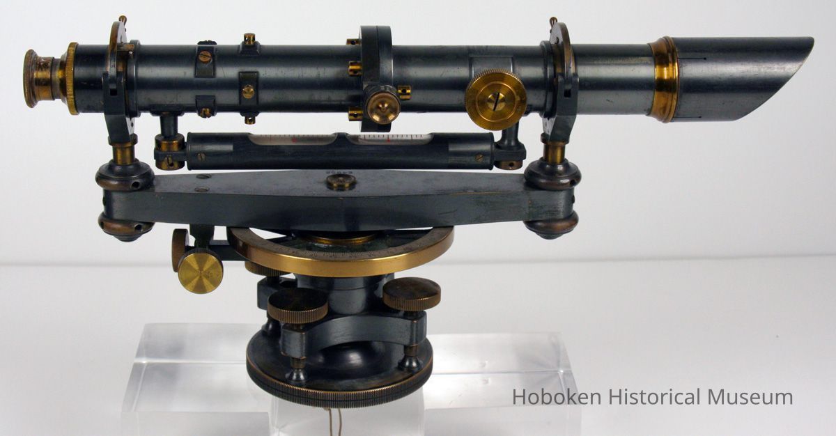 horizontal level: right side view