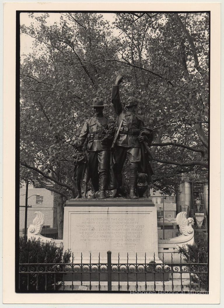 photo: Soldiers & Sailors Monument