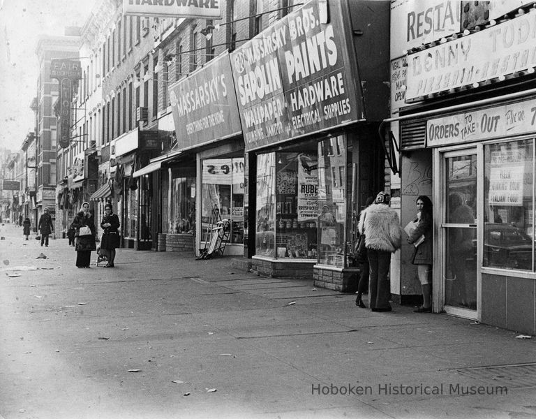 West side of Washington Street, no. 622 & south; cropped to image, enhanced