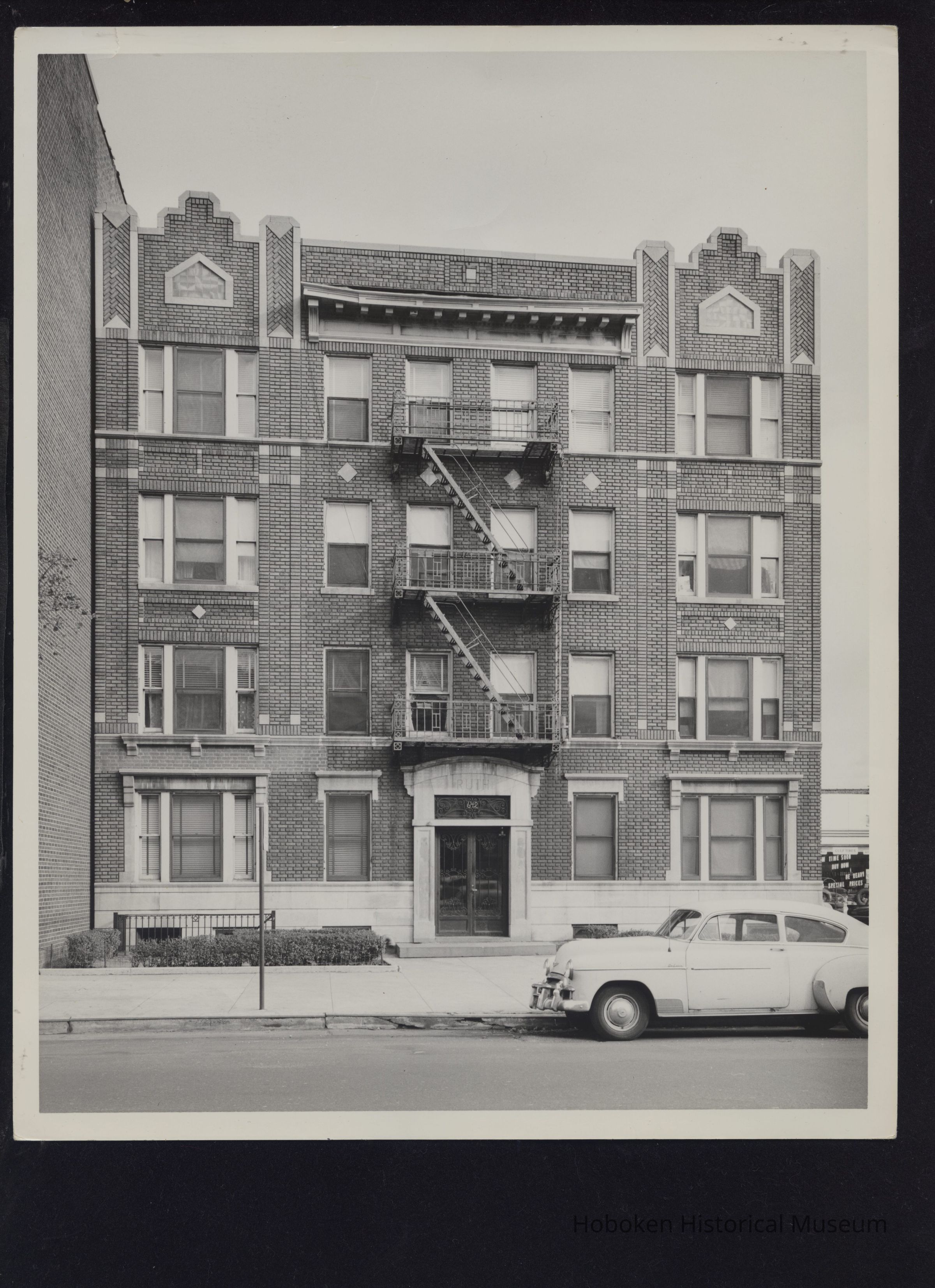 B&W photo of apartment building at 640-642 Dr. Martin Luther King, Jr. Boulevard, Newark. picture number 1