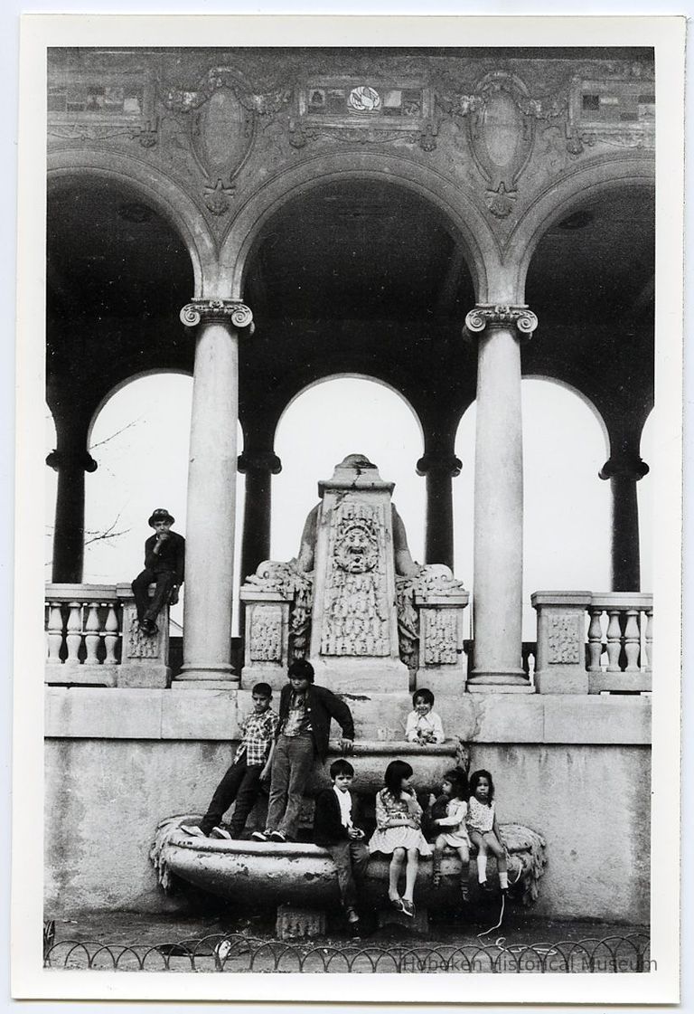 view of pavilion in Columbus Park with children