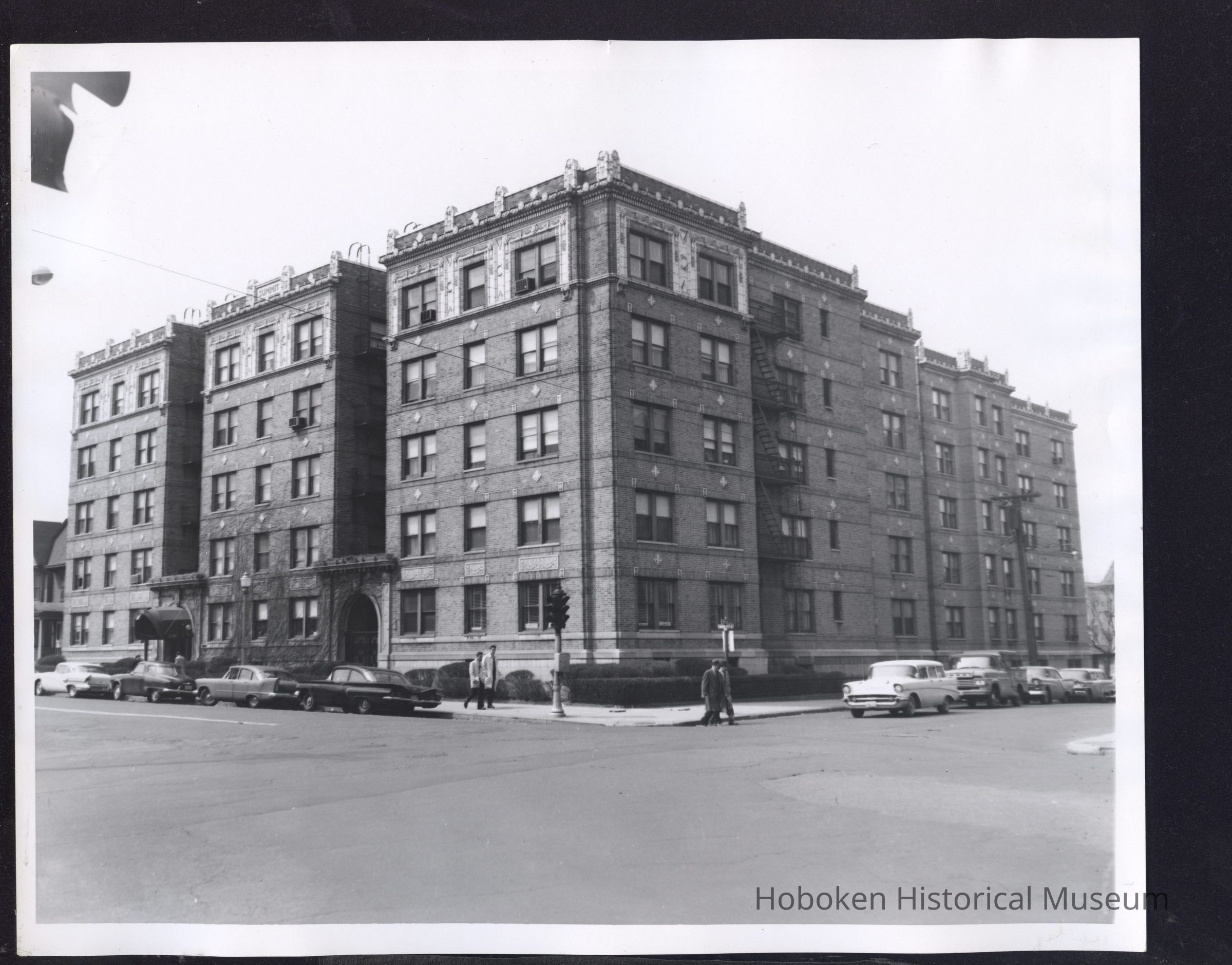 B&W photo of apartment building complex at 2781 John F. Kennedy Boulevard, Jersey City. picture number 1