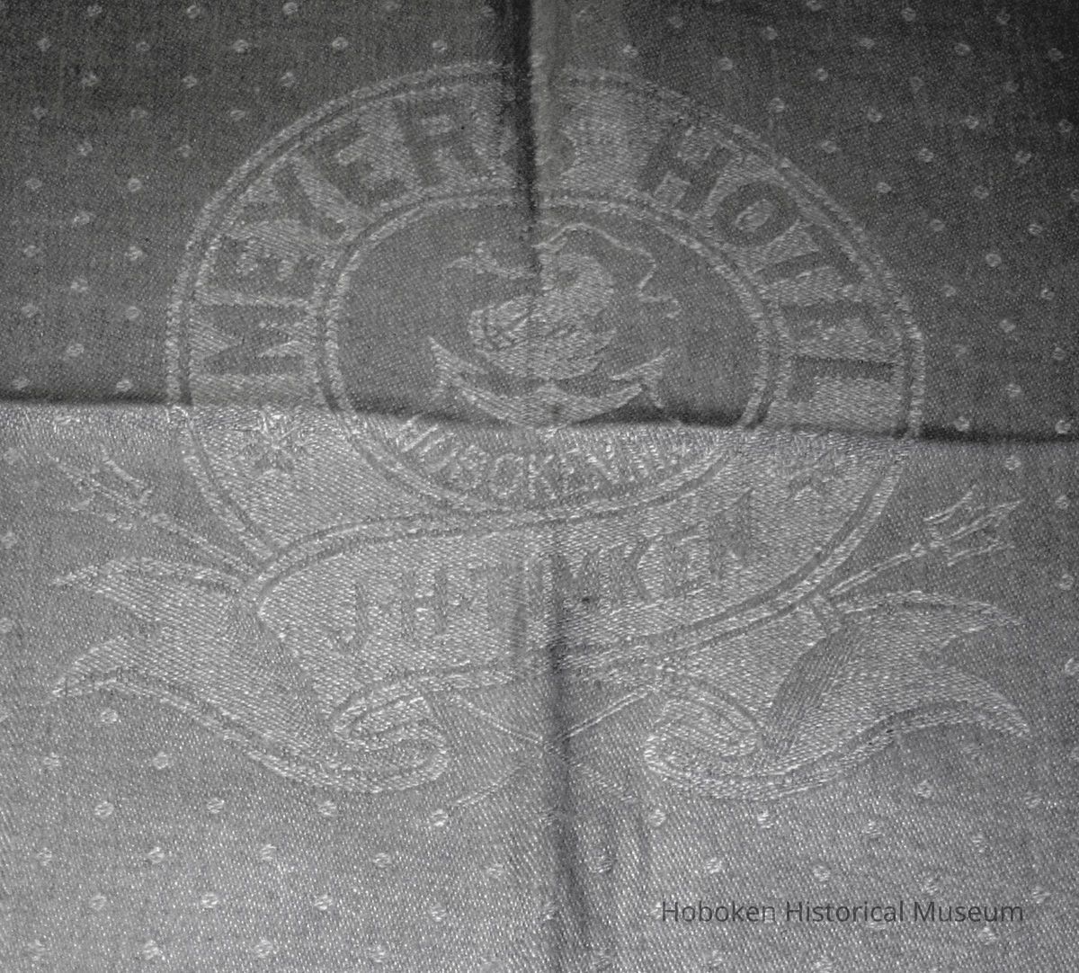 B+W detail center, adjusted for legibility