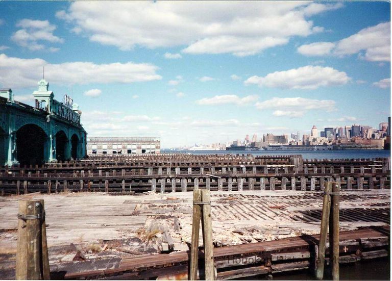 Color photo of the NJ Transit Terminal eastern facade, Hoboken 1989. picture number 1